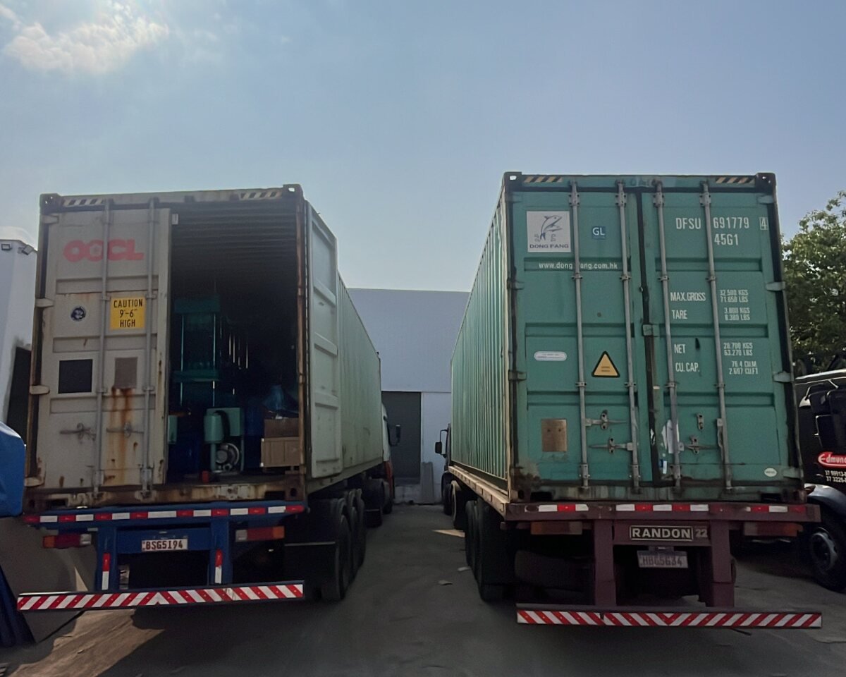 Containers em operação de recebimento e importação acompanhada